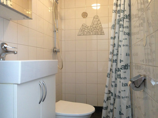 Bathroom Deep Clean – Hotel‑Fresh Finish for Your Rental